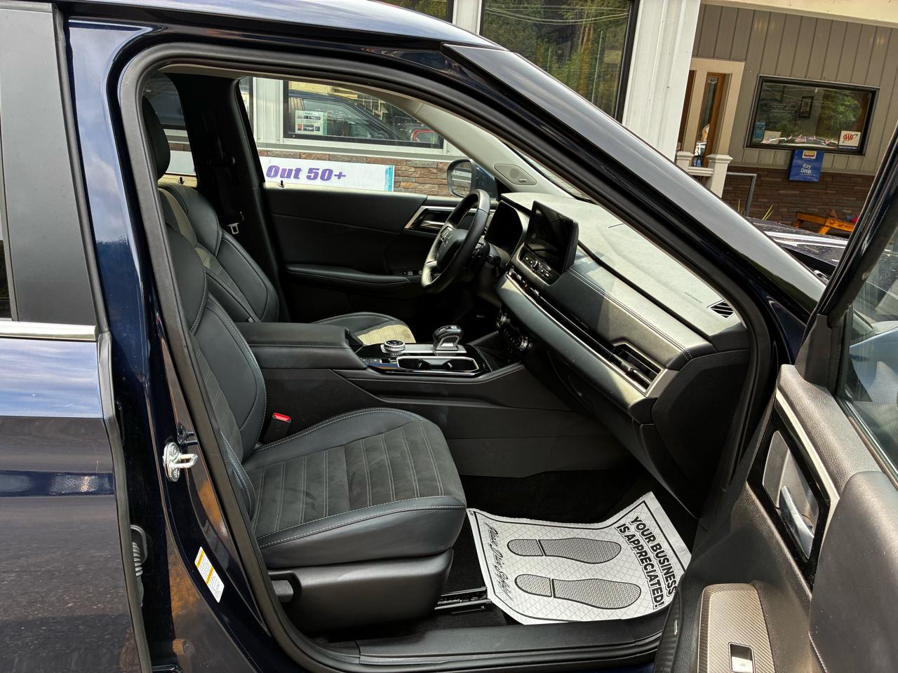 Mitsubishi Outlander SE 4WD 2025