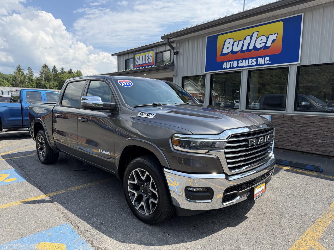 RAM 1500 Laramie Crew Cab SWB 4WD 2026