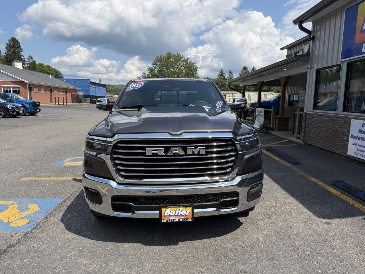 RAM 1500 Laramie Crew Cab SWB 4WD 2026