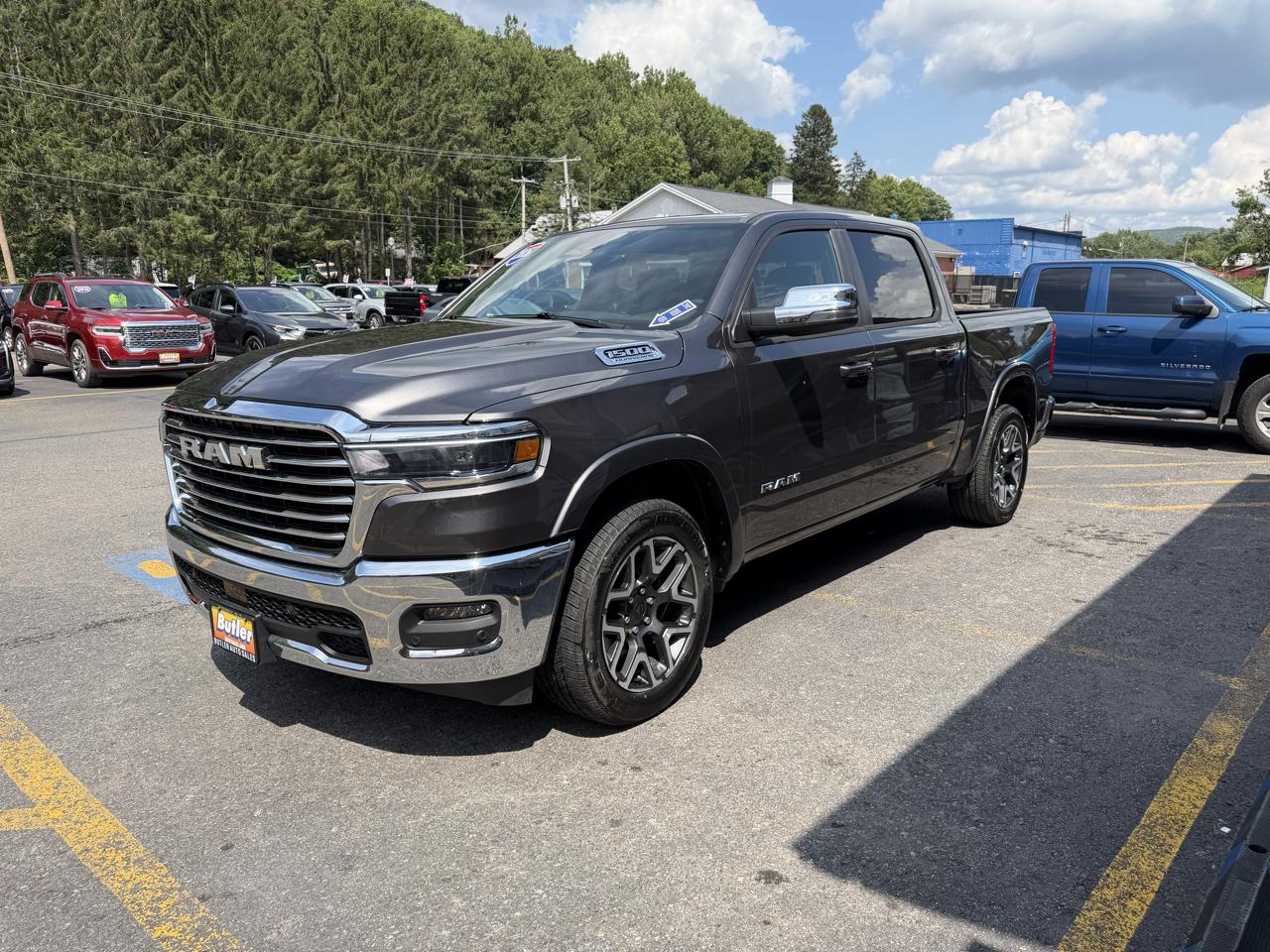 RAM 1500 Laramie Crew Cab SWB 4WD 2026