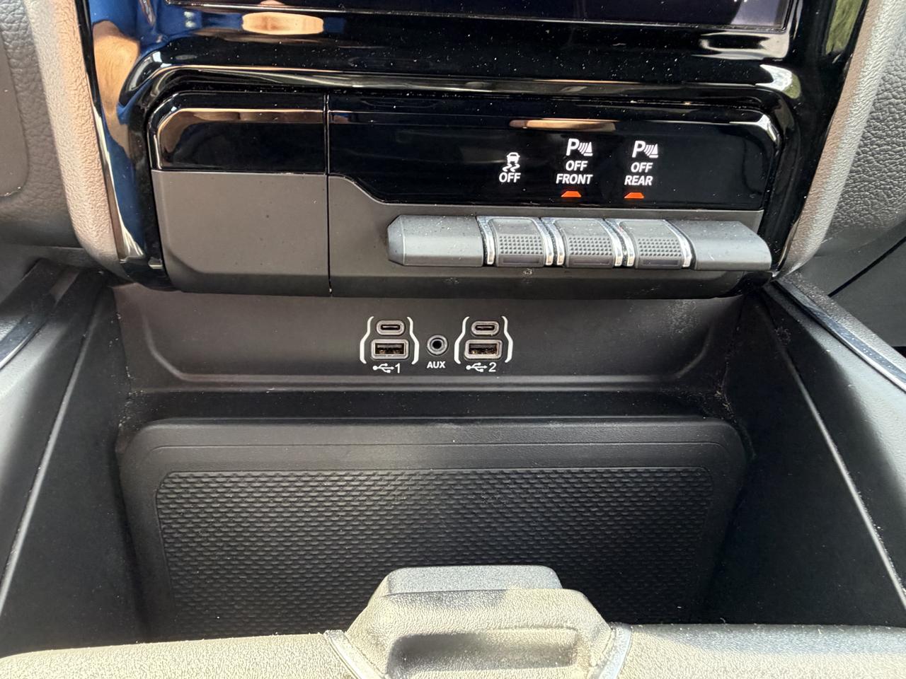 RAM 1500 Laramie Crew Cab SWB 4WD 2026