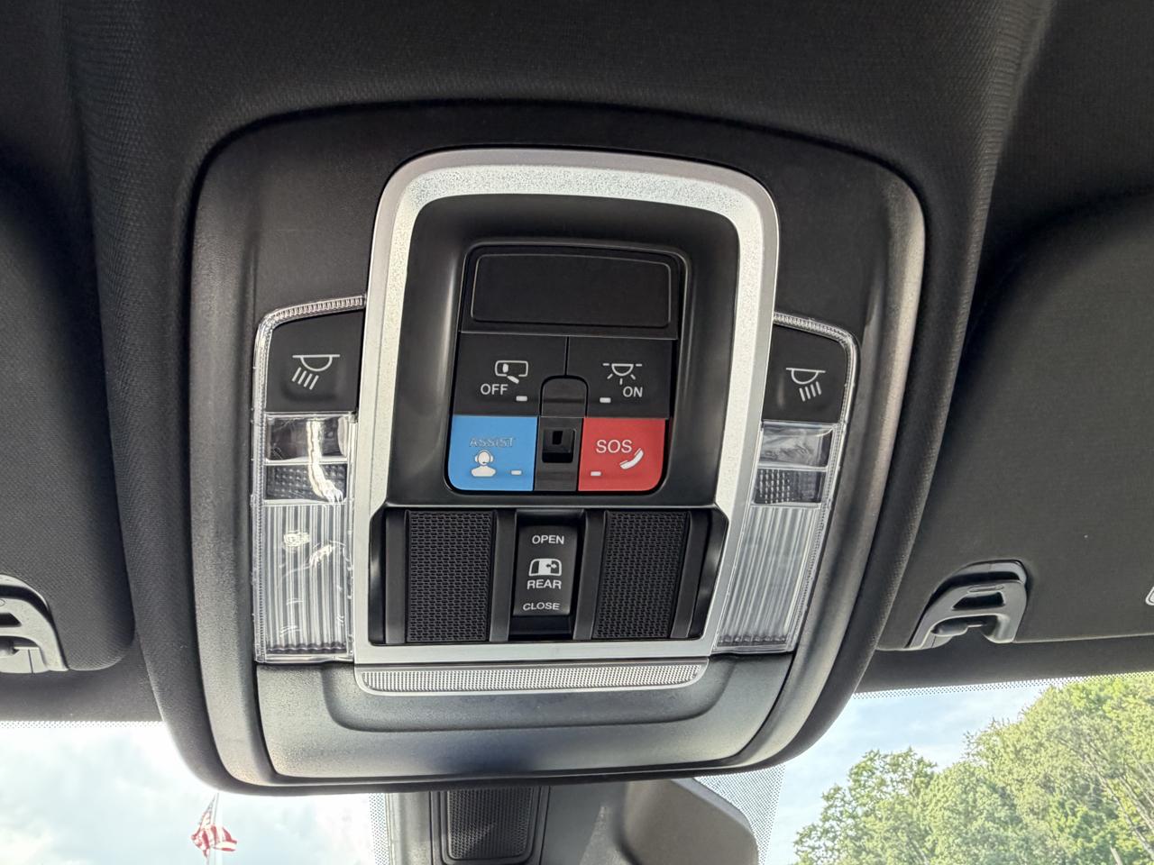 RAM 1500 Laramie Crew Cab SWB 4WD 2026