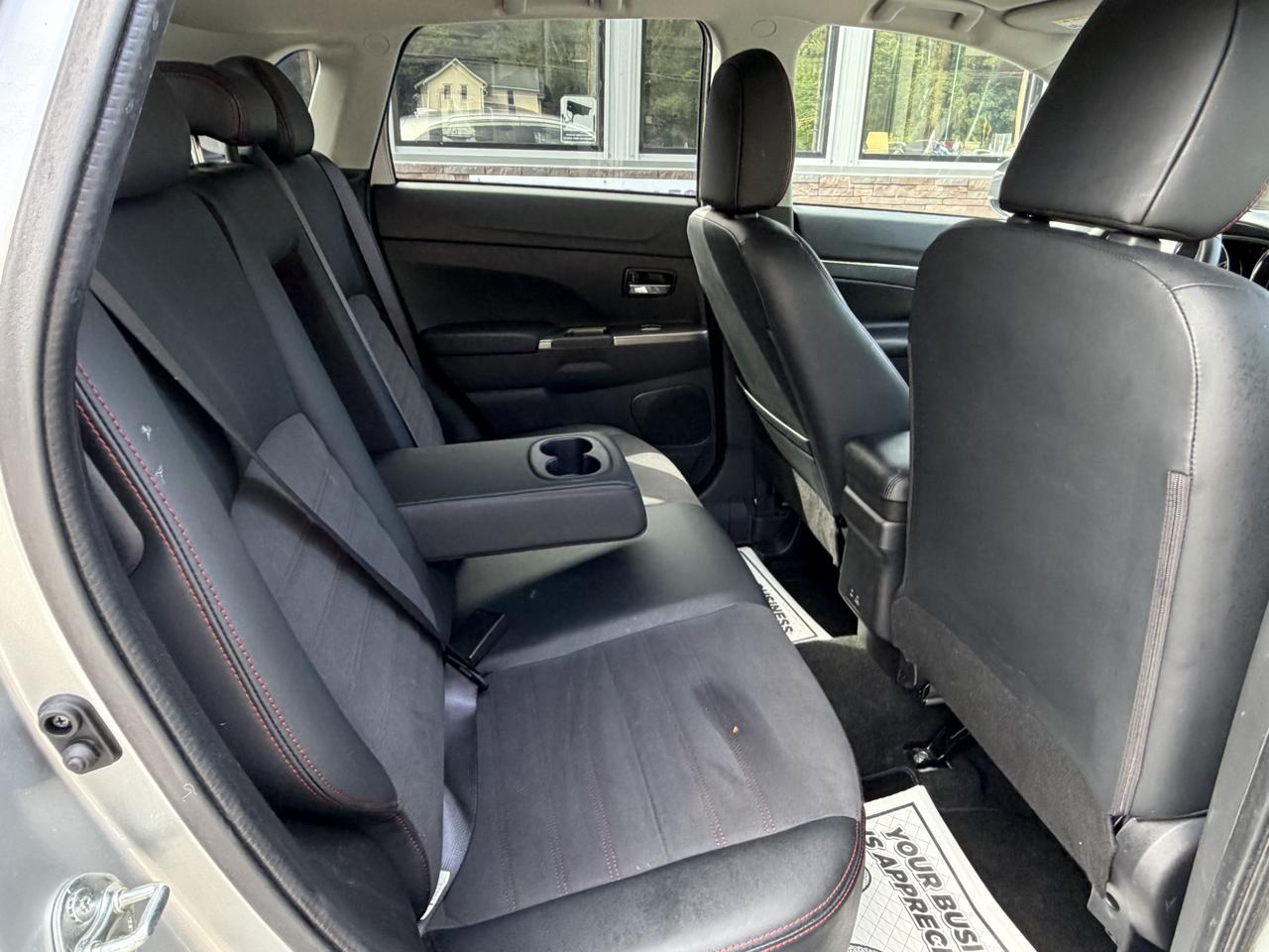 Mitsubishi Outlander Sport 2.0 ES 4WD 2025