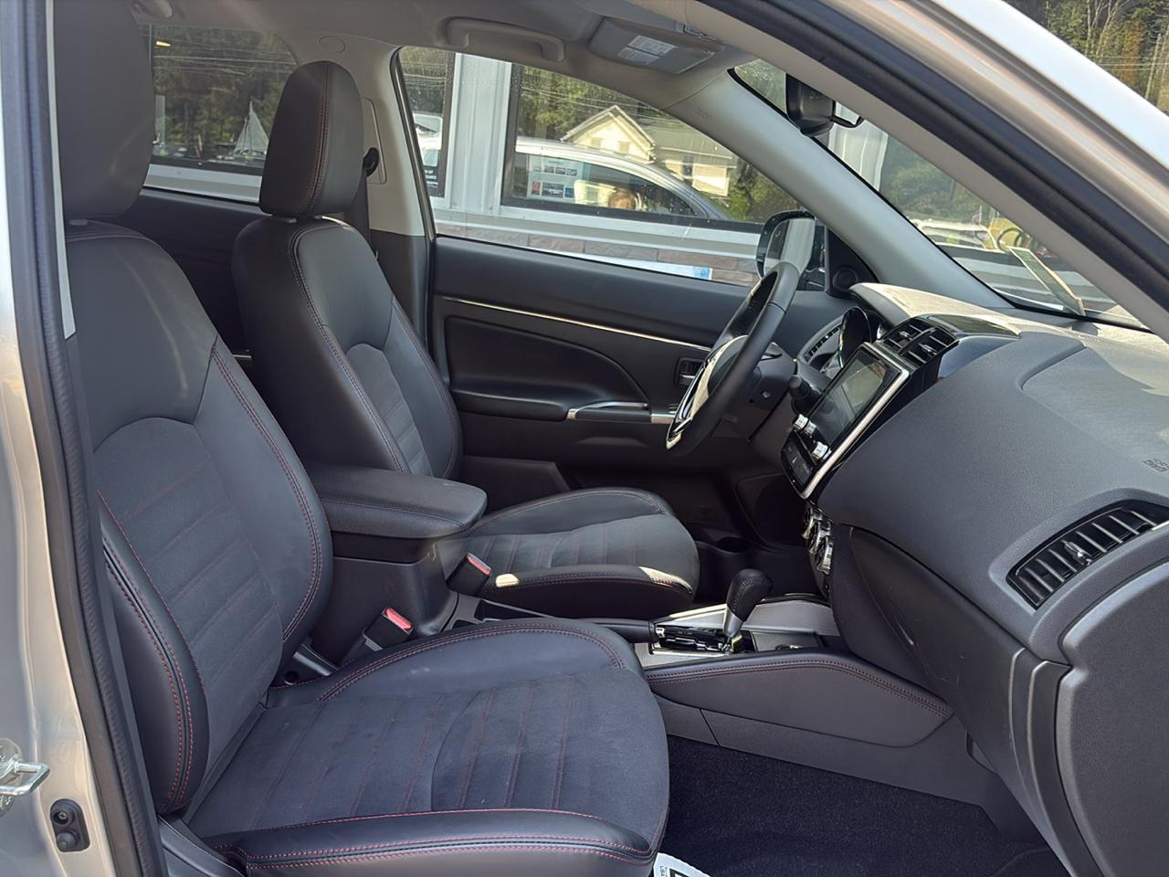 Mitsubishi Outlander Sport 2.0 ES 4WD 2025