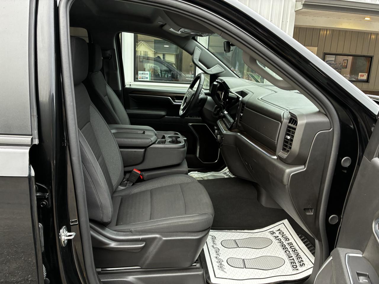 Chevrolet Silverado 1500 RST Crew Cab 4WD 2026