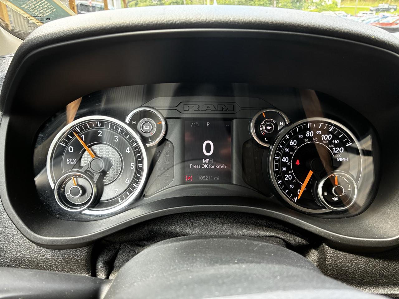 RAM 1500 Tradesman Quad Cab 4WD 2019