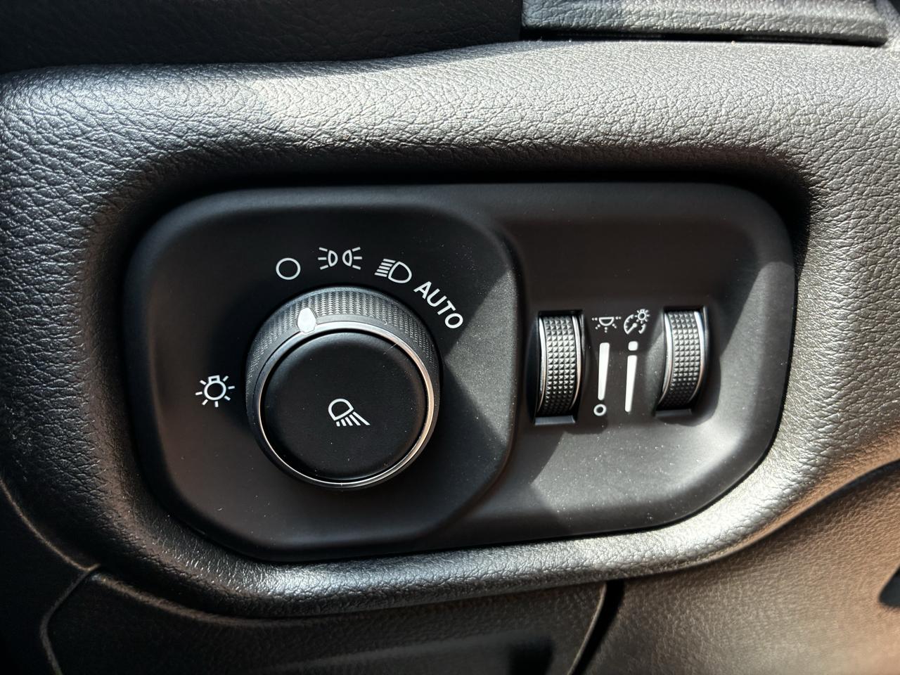 RAM 1500 Tradesman Quad Cab 4WD 2019