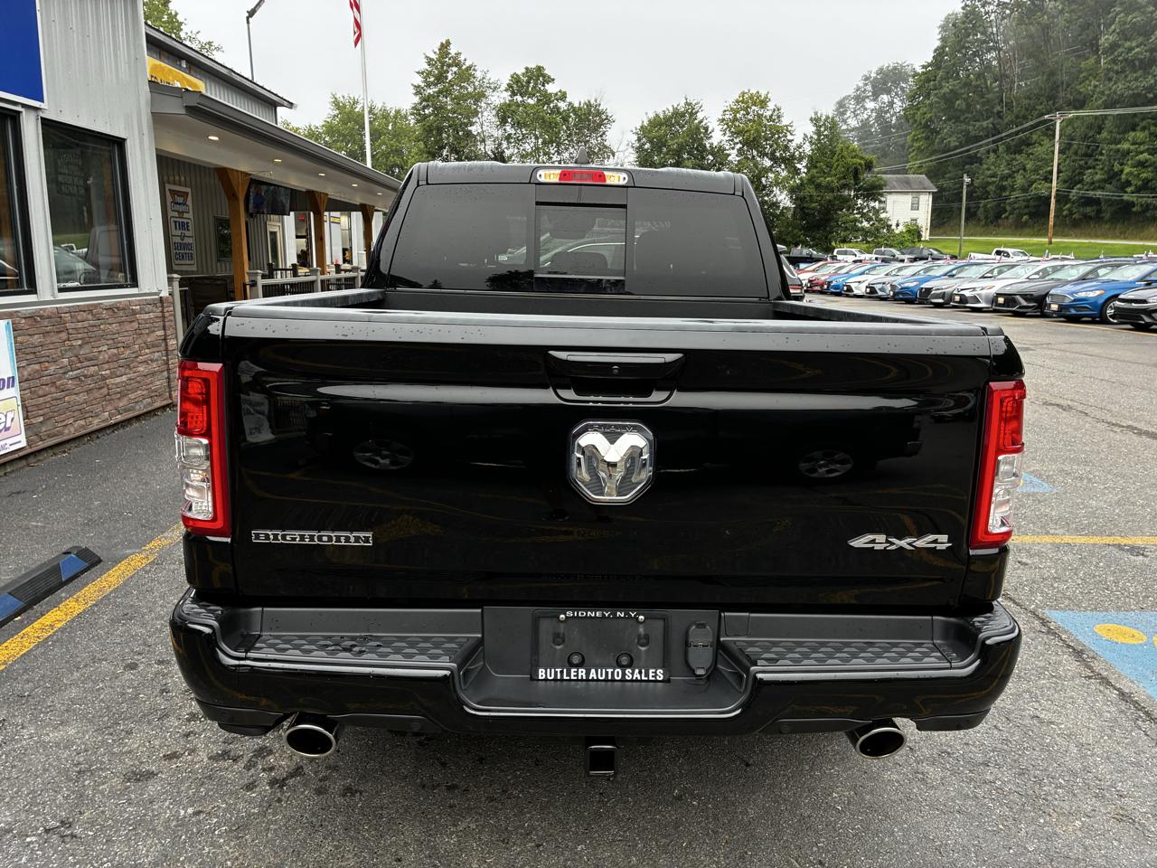 RAM 1500 Big Horn Crew Cab SWB 4WD 2022