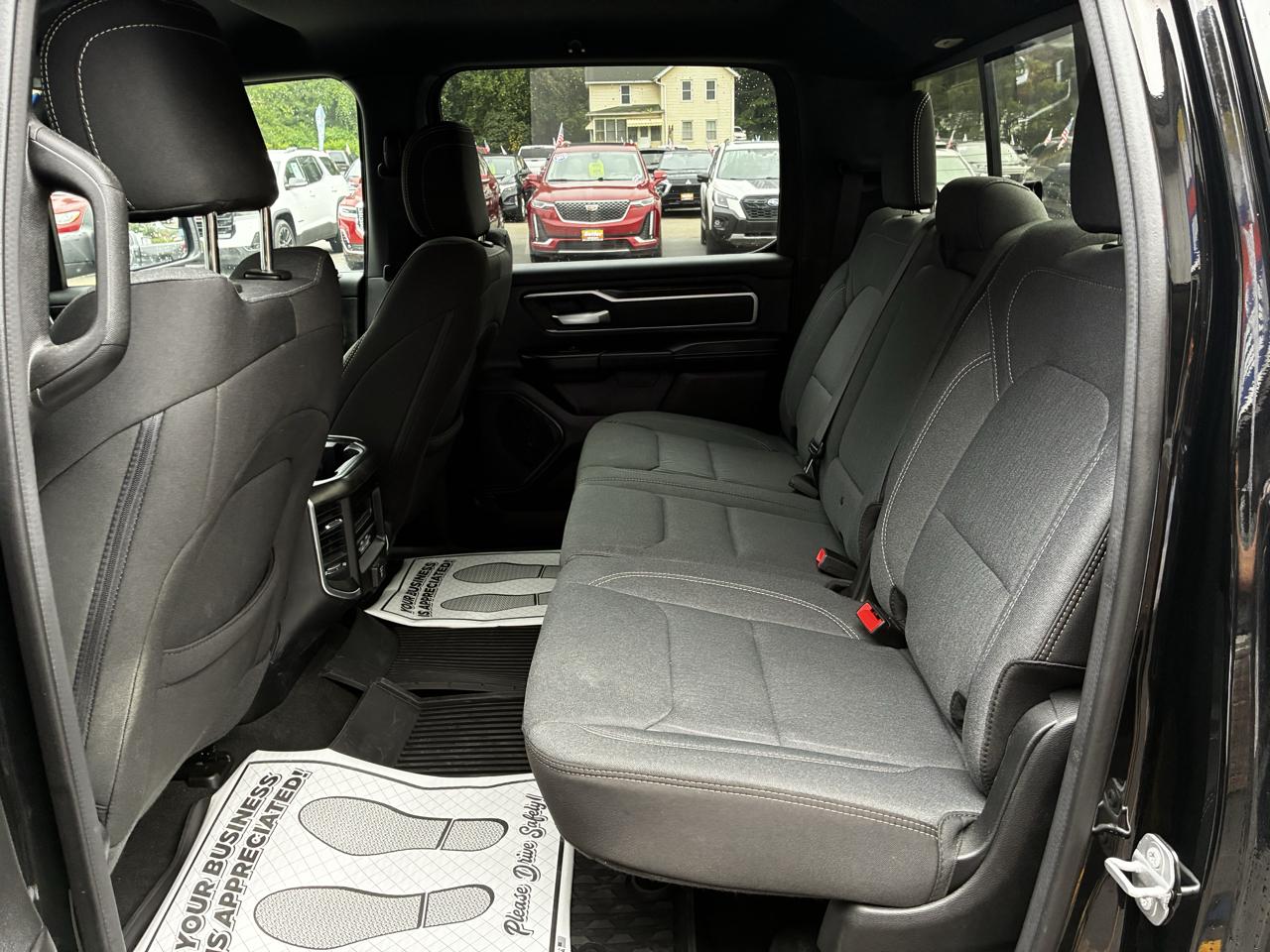 RAM 1500 Big Horn Crew Cab SWB 4WD 2022