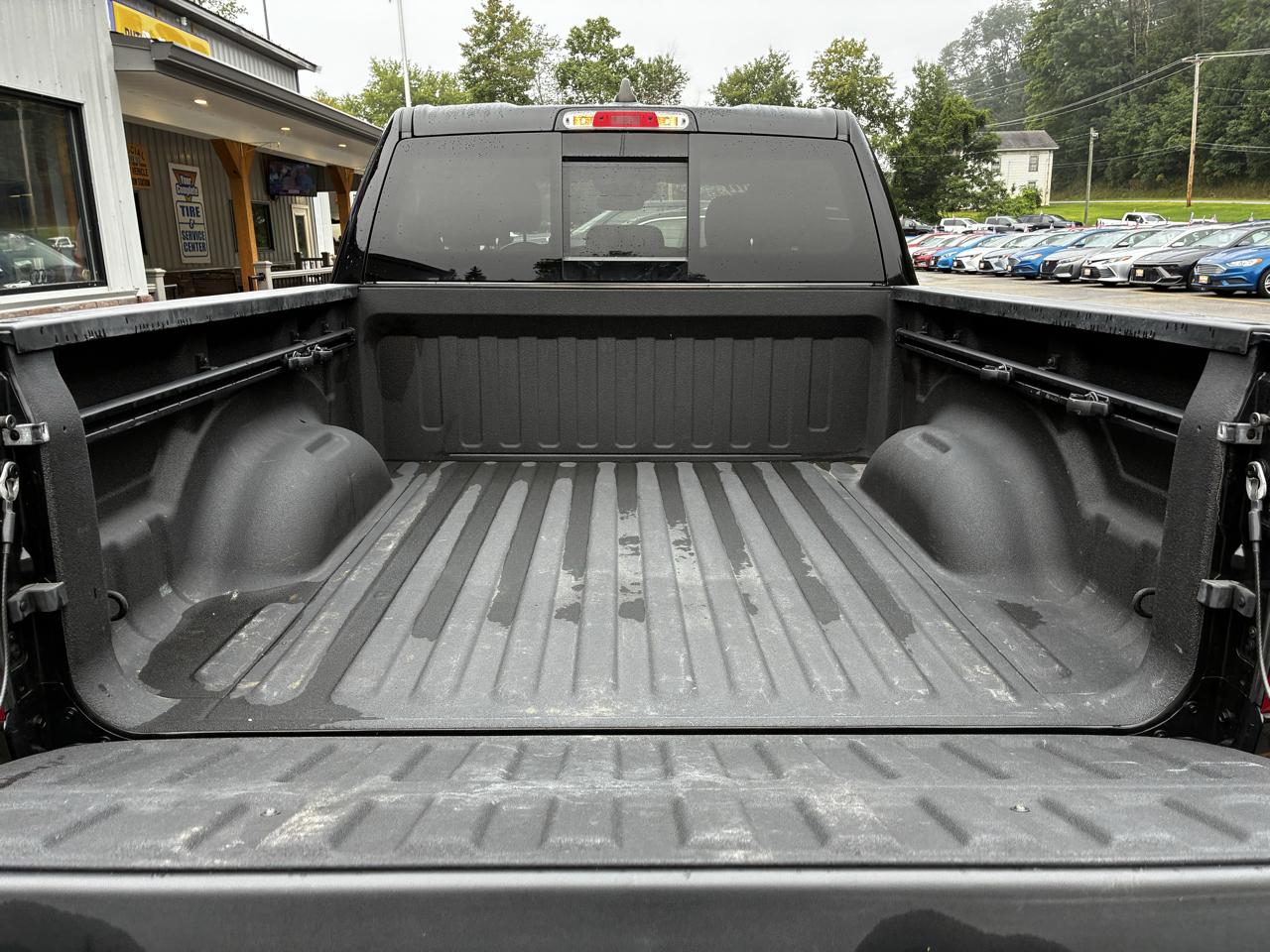RAM 1500 Big Horn Crew Cab SWB 4WD 2022