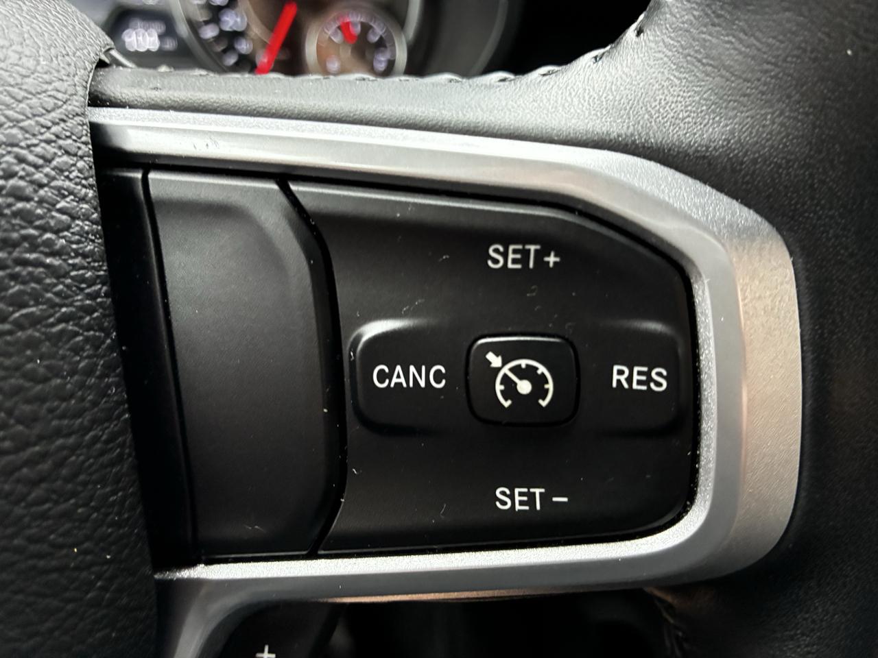 RAM 1500 Big Horn Crew Cab SWB 4WD 2022