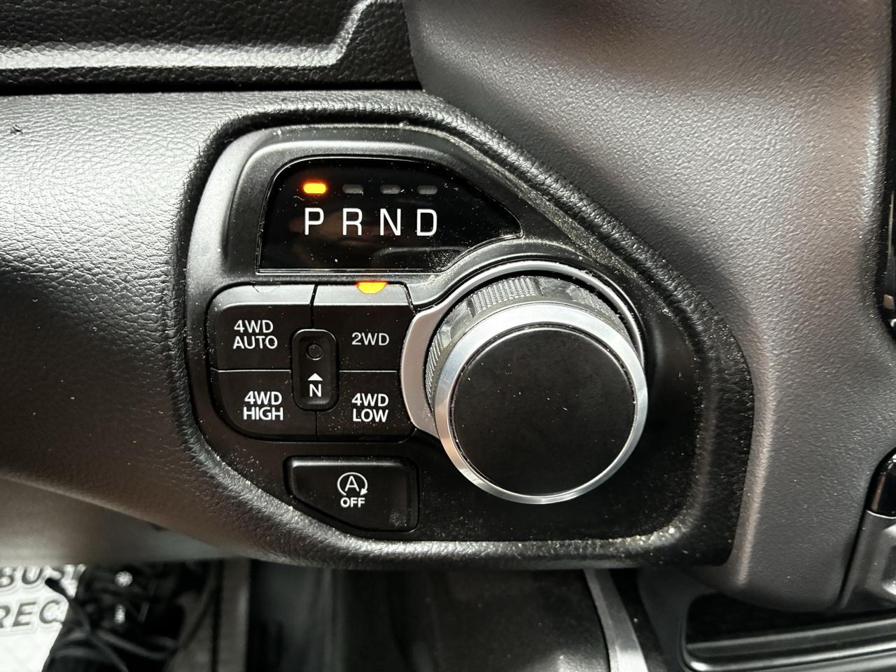 RAM 1500 Big Horn Crew Cab SWB 4WD 2022