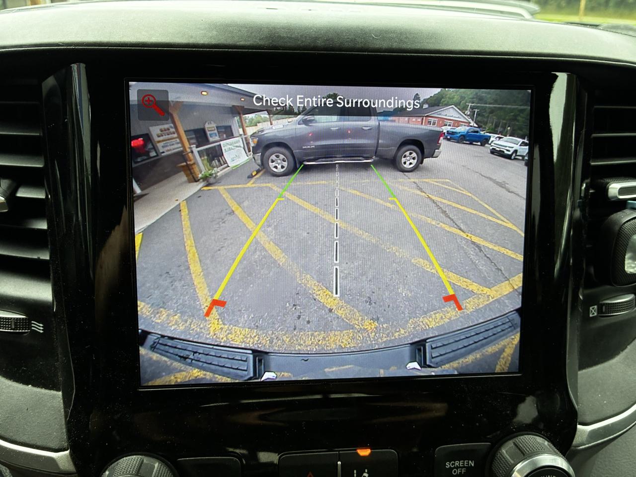 RAM 1500 Big Horn Crew Cab SWB 4WD 2022