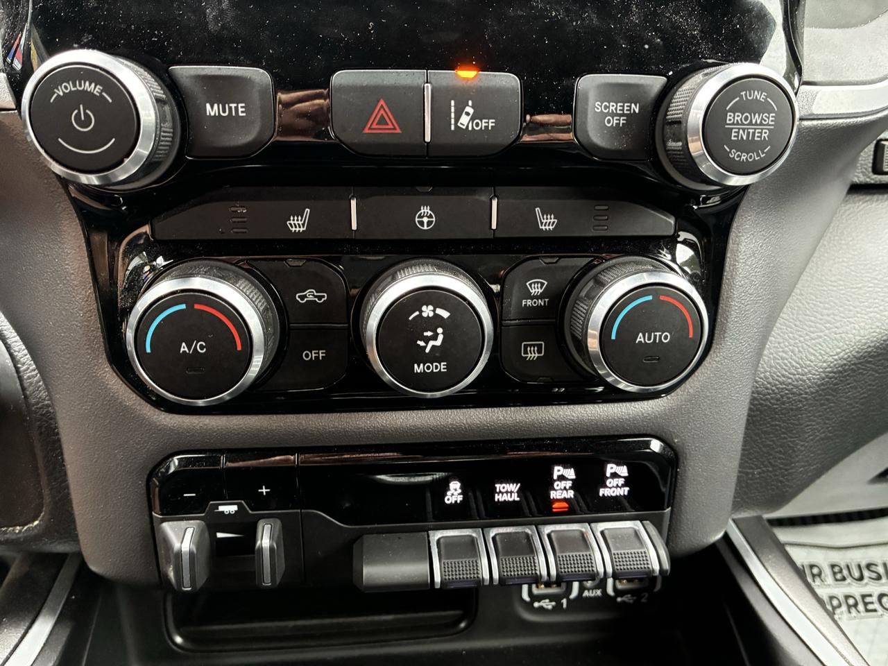 RAM 1500 Big Horn Crew Cab SWB 4WD 2022
