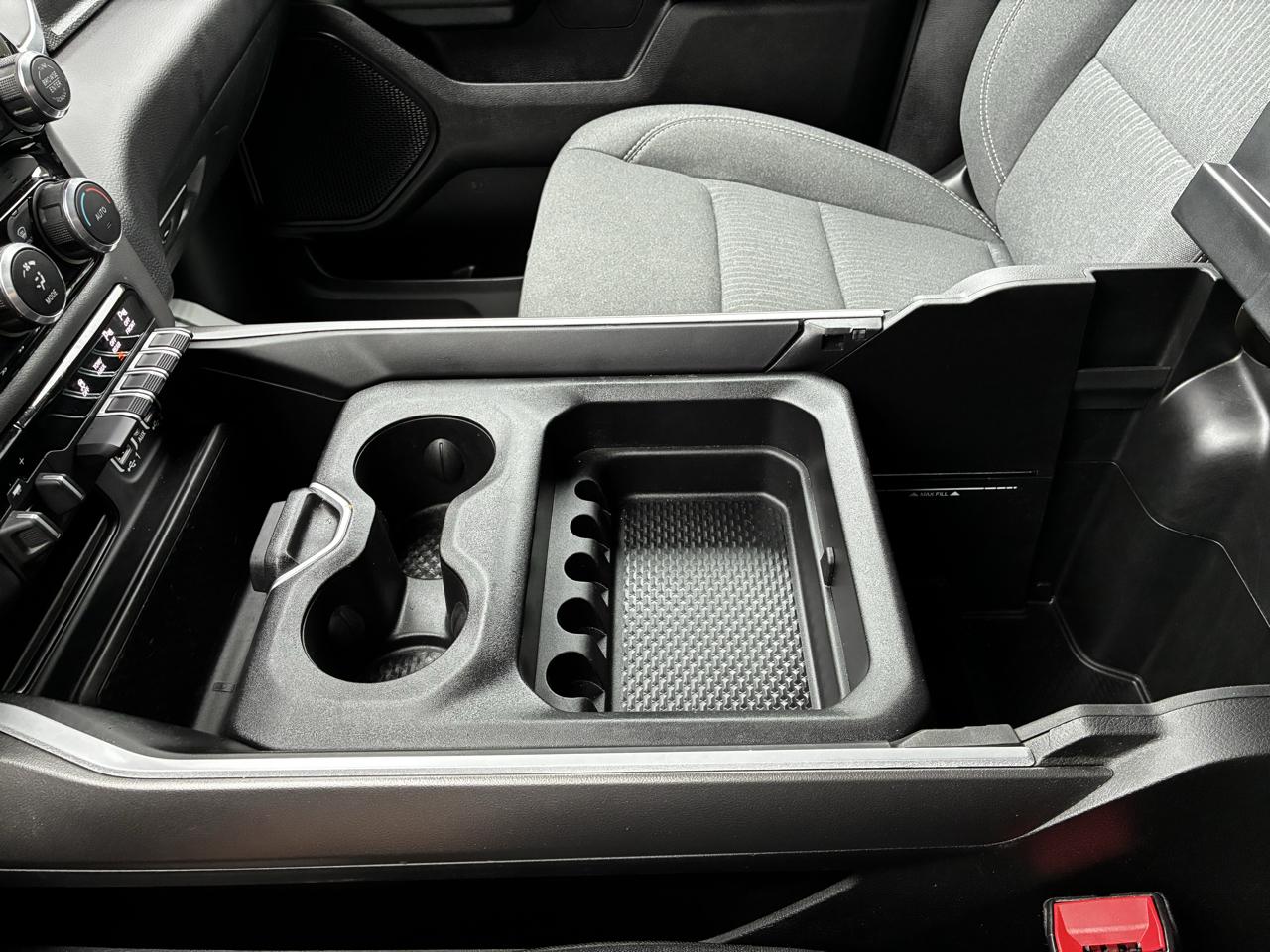 RAM 1500 Big Horn Crew Cab SWB 4WD 2022