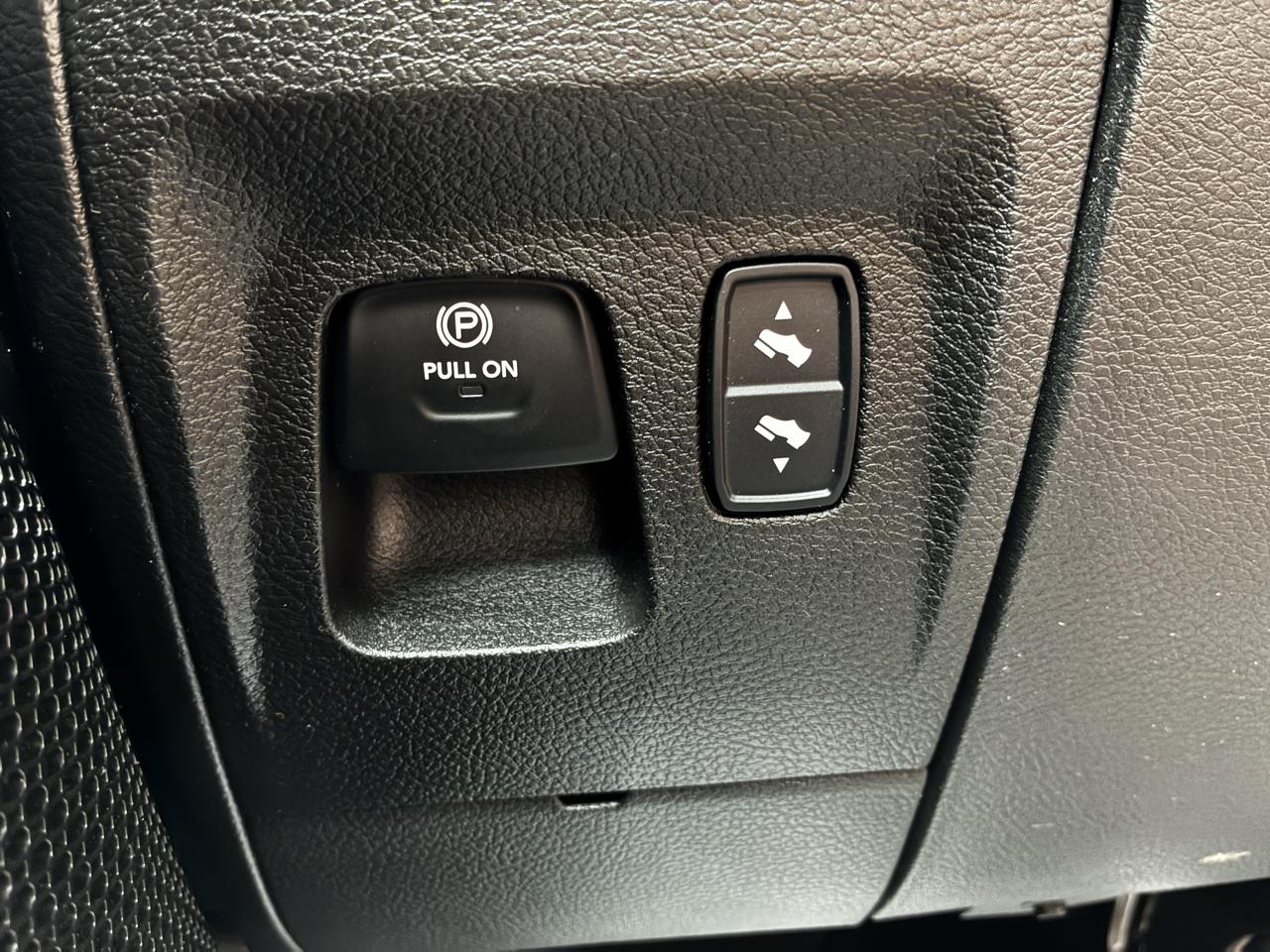RAM 1500 Big Horn Crew Cab SWB 4WD 2022