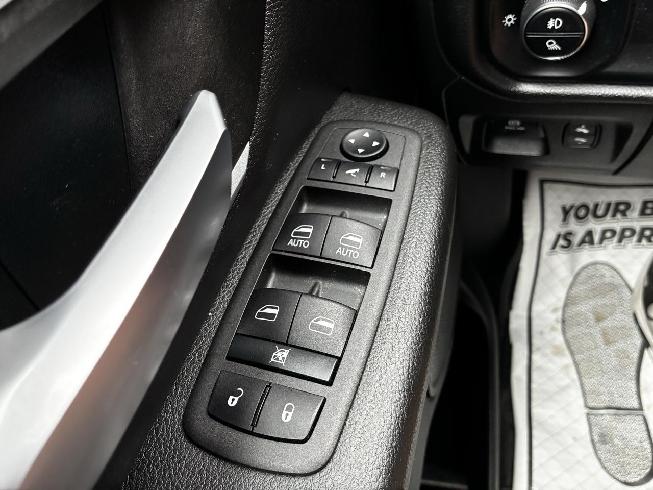 RAM 1500 Big Horn Crew Cab SWB 4WD 2022