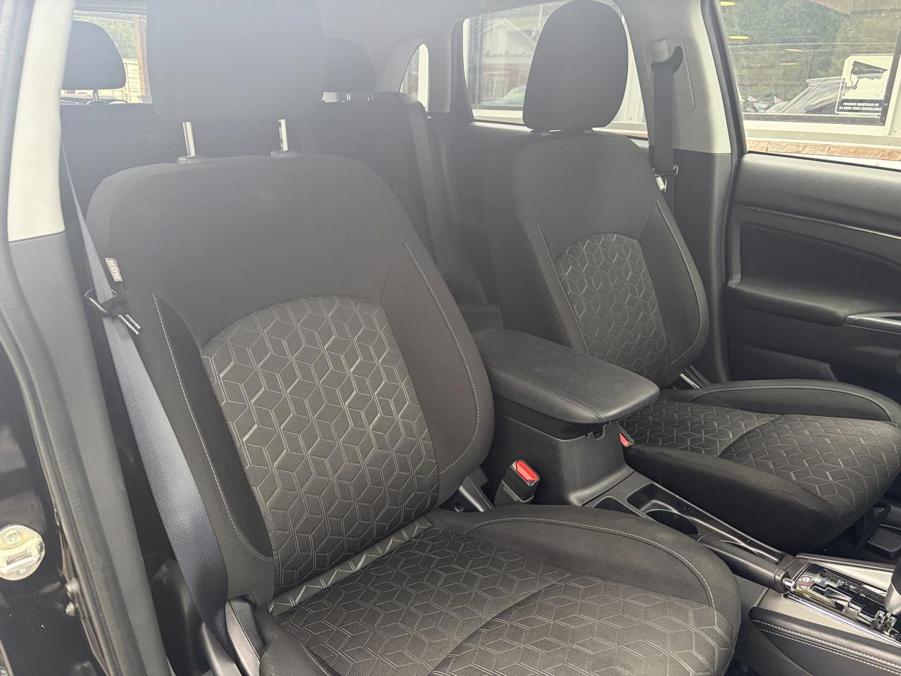 Mitsubishi Outlander Sport 2.0 ES 4WD 2024