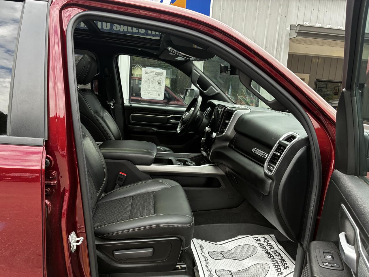RAM 1500 Big Horn Crew Cab SWB 4WD 2023
