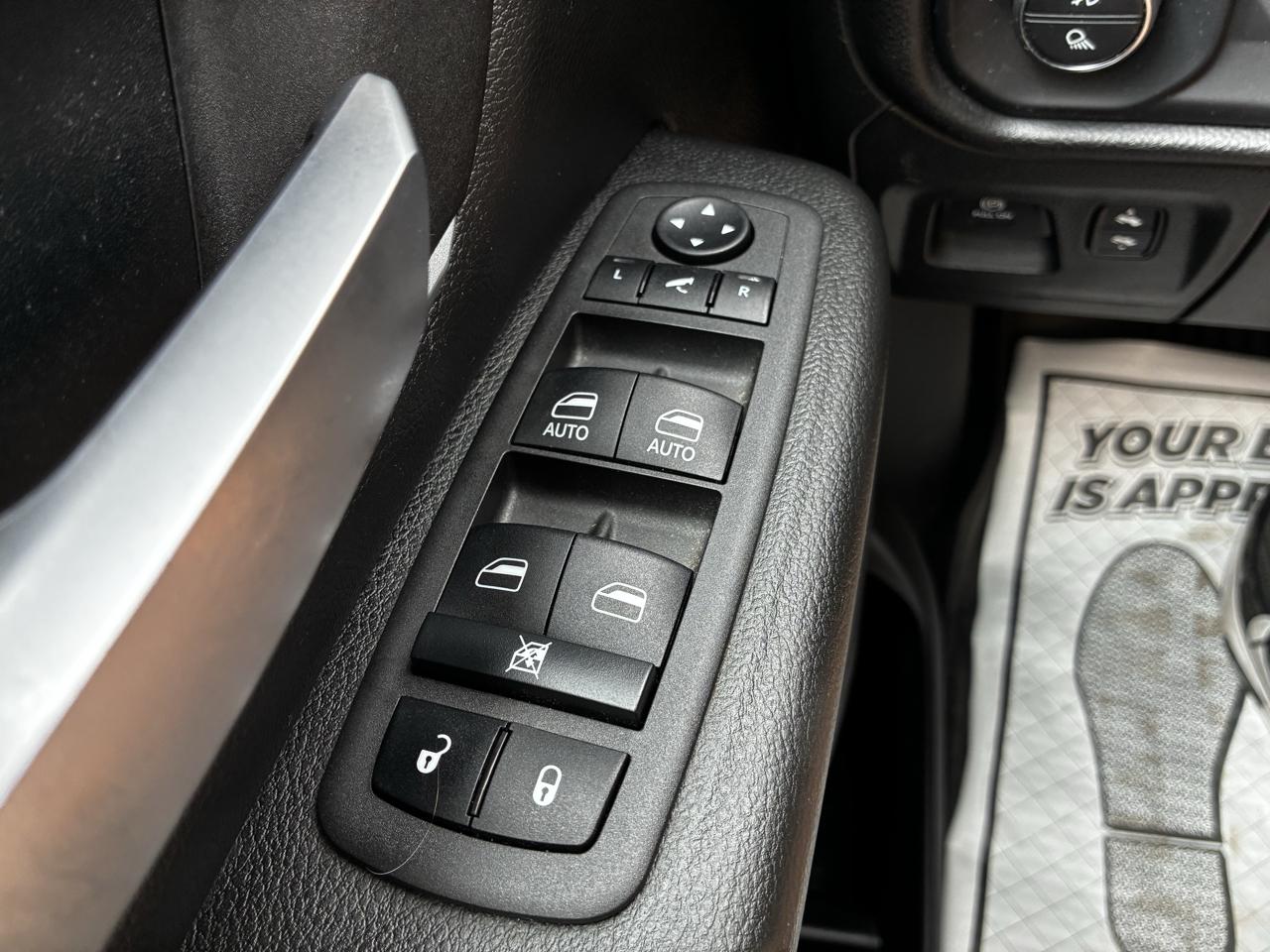 RAM 1500 Big Horn Crew Cab SWB 4WD 2023