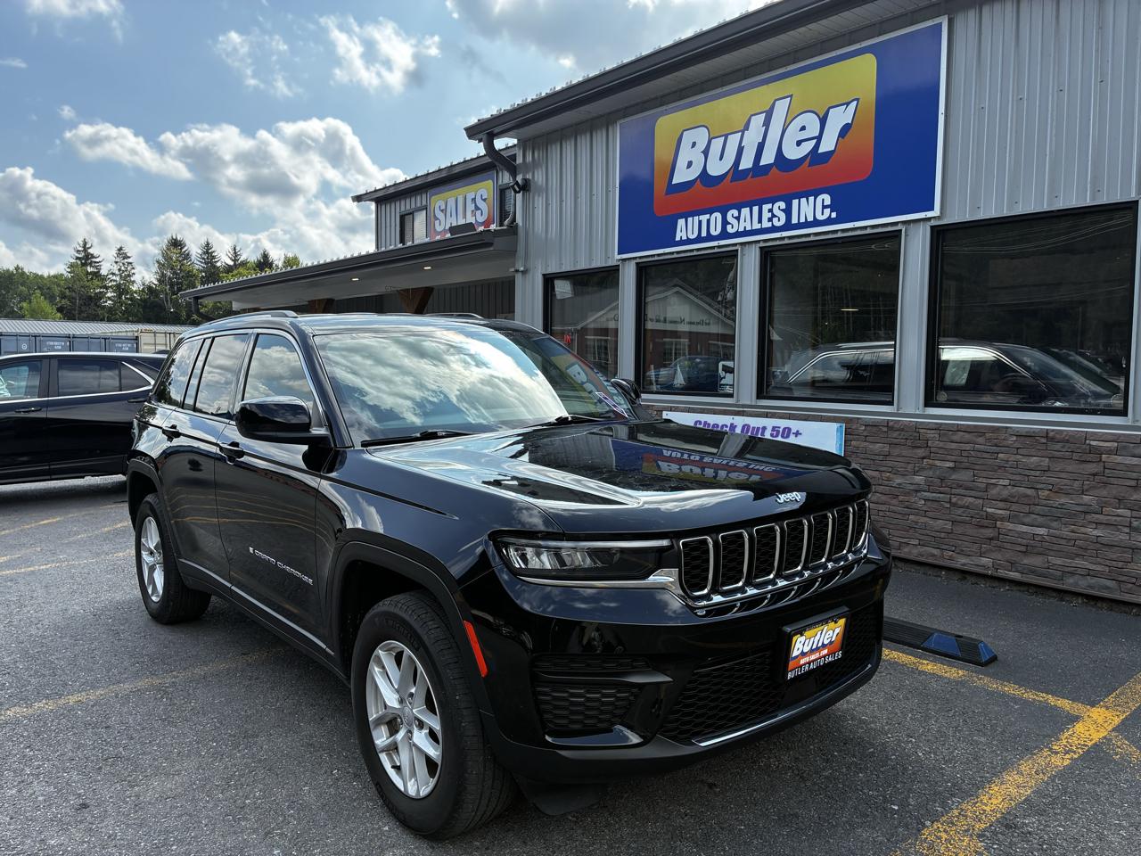 Jeep Grand Cherokee Laredo 4WD 2023
