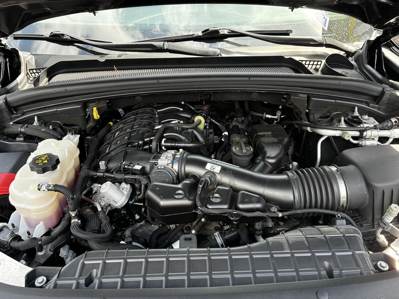 Jeep Grand Cherokee Laredo 4WD 2023