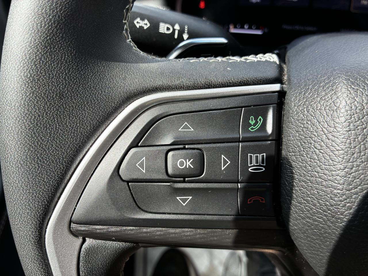 Jeep Grand Cherokee Laredo 4WD 2023