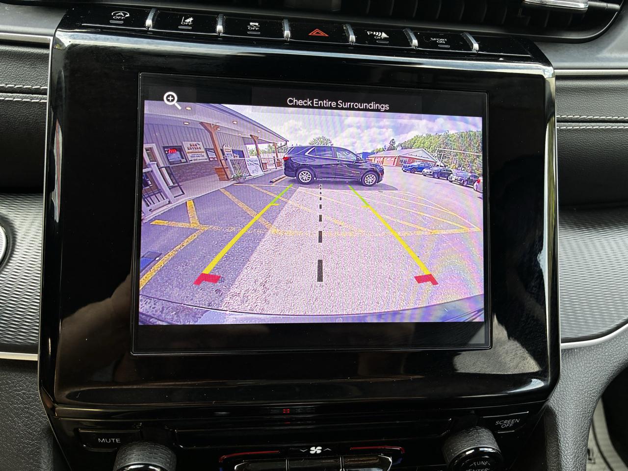 Jeep Grand Cherokee Laredo 4WD 2023