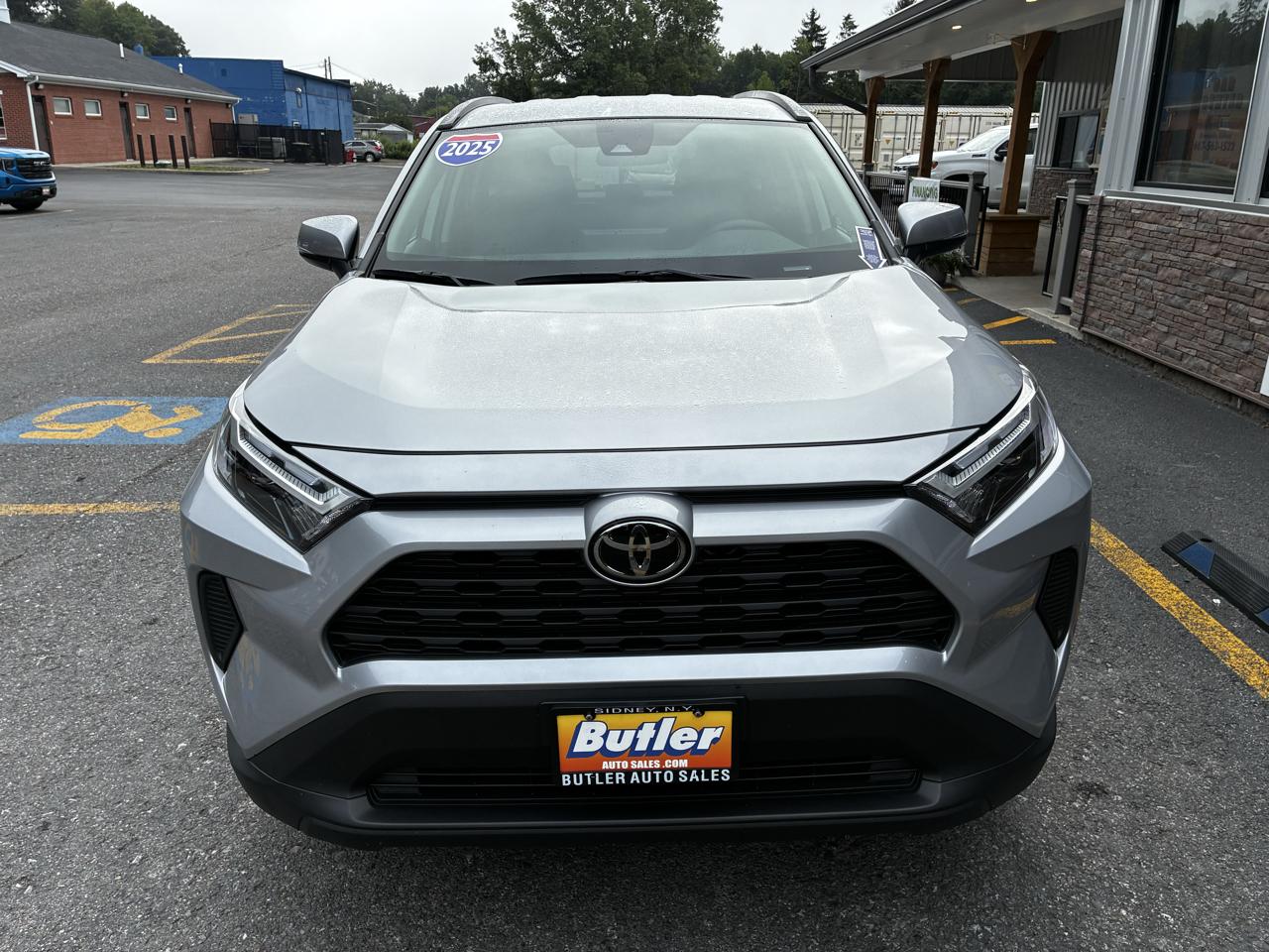 Toyota RAV4 XLE AWD 2025