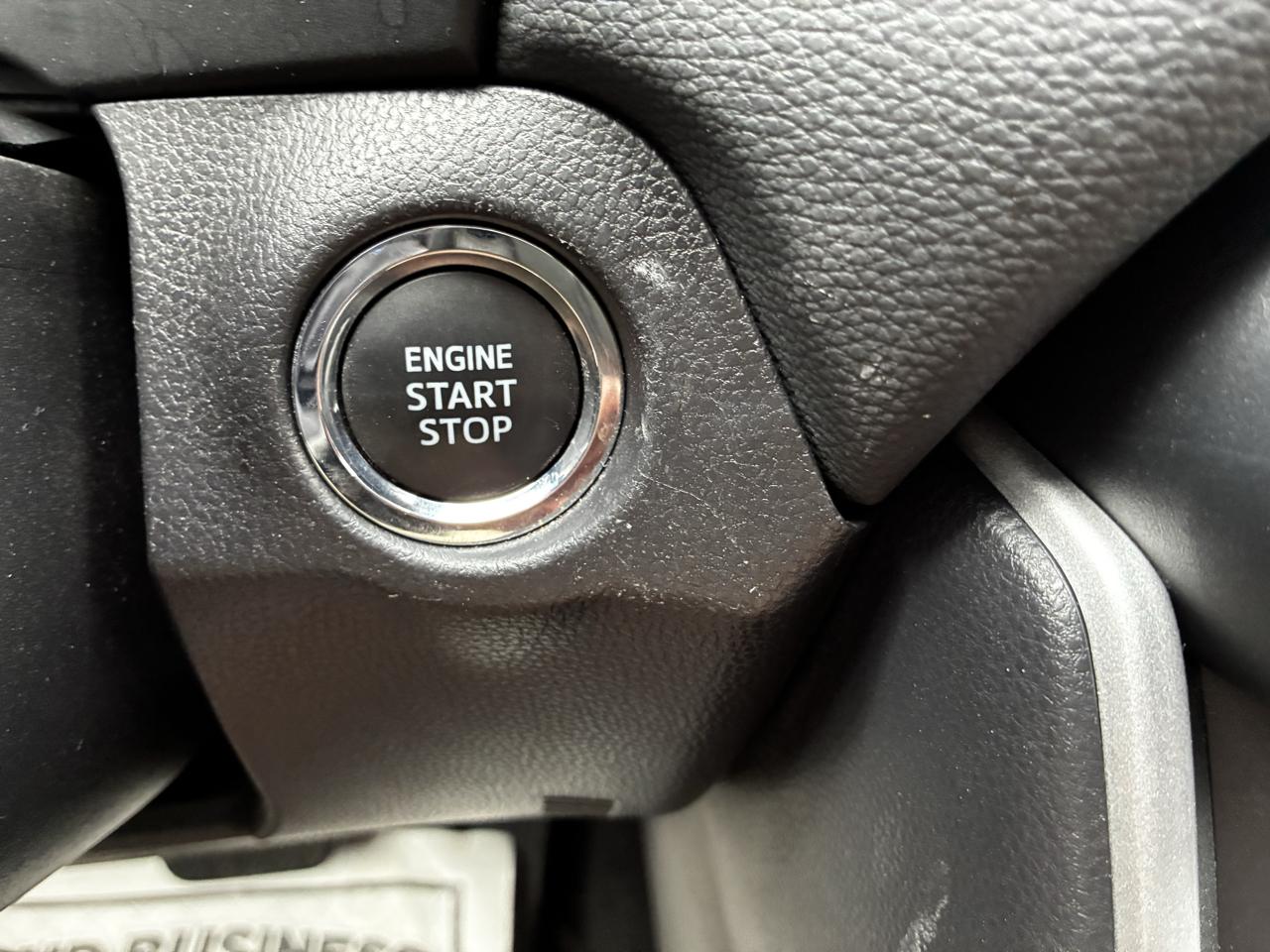 Toyota RAV4 XLE AWD 2025