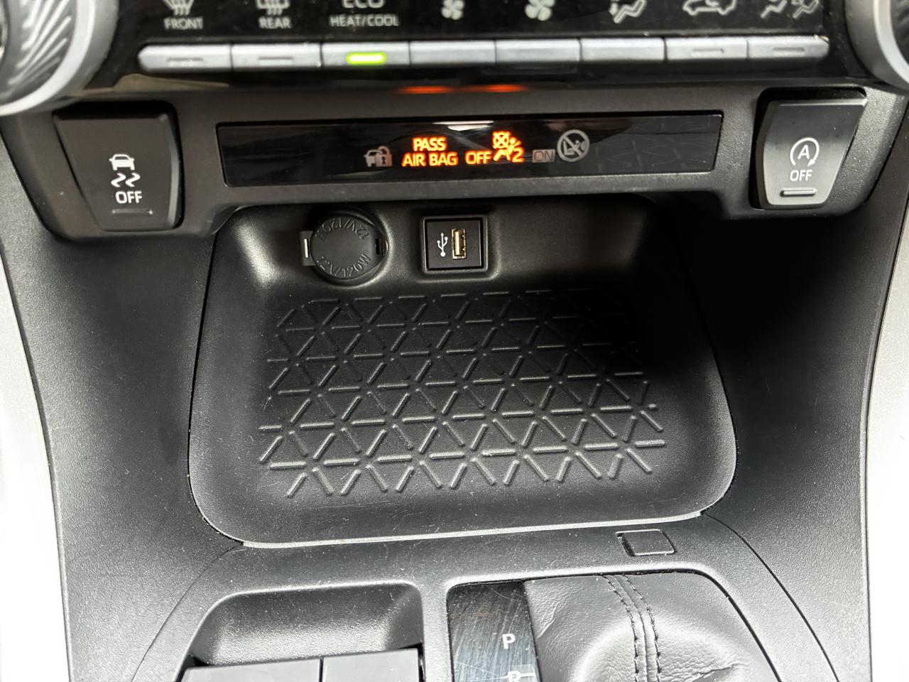 Toyota RAV4 XLE AWD 2025