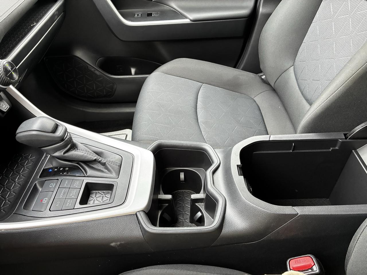 Toyota RAV4 XLE AWD 2025