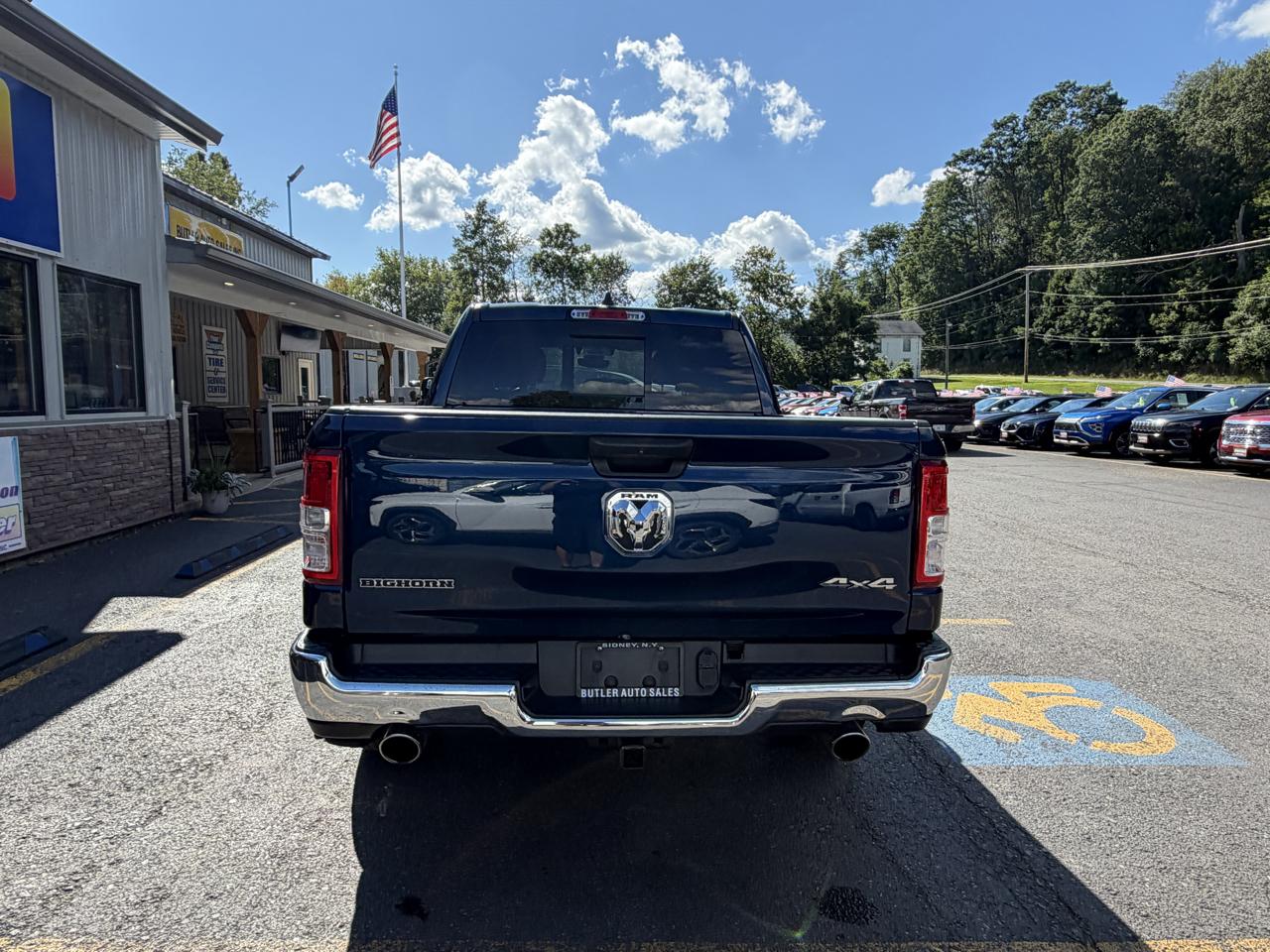 RAM 1500 Big Horn Crew Cab SWB 4WD 2023