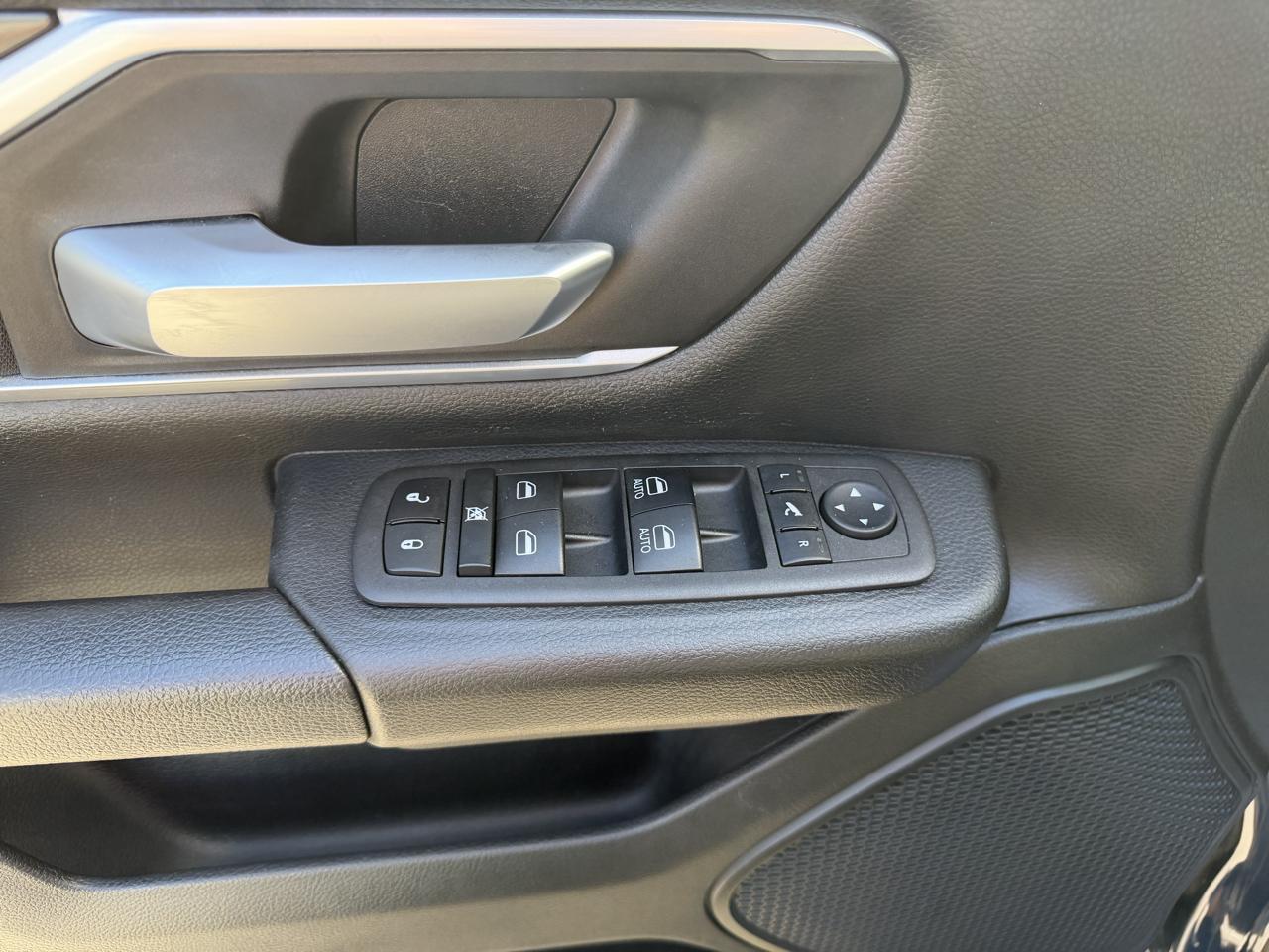 RAM 1500 Big Horn Crew Cab SWB 4WD 2023