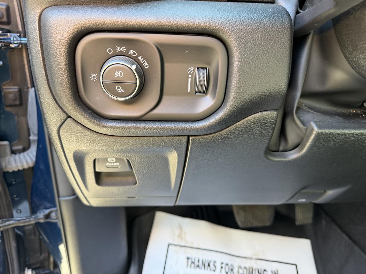 RAM 1500 Big Horn Crew Cab SWB 4WD 2023