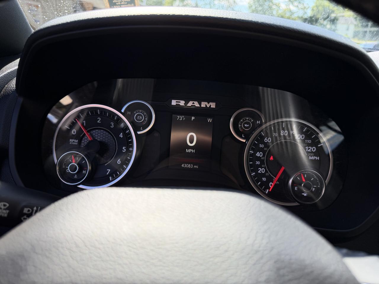 RAM 1500 Big Horn Crew Cab SWB 4WD 2023
