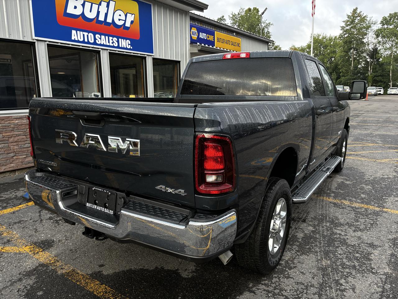 RAM 2500 Big Horn Crew Cab 4WD 2026