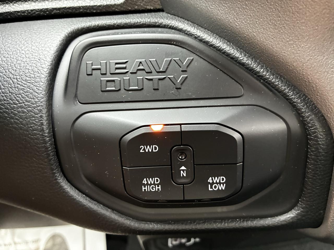 RAM 2500 Big Horn Crew Cab 4WD 2026