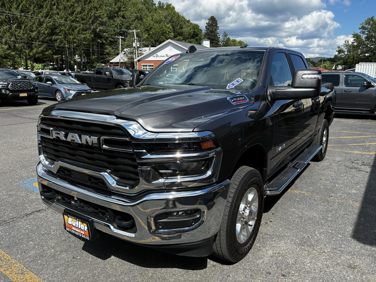 RAM 2500 Big Horn Crew Cab 4WD 2026