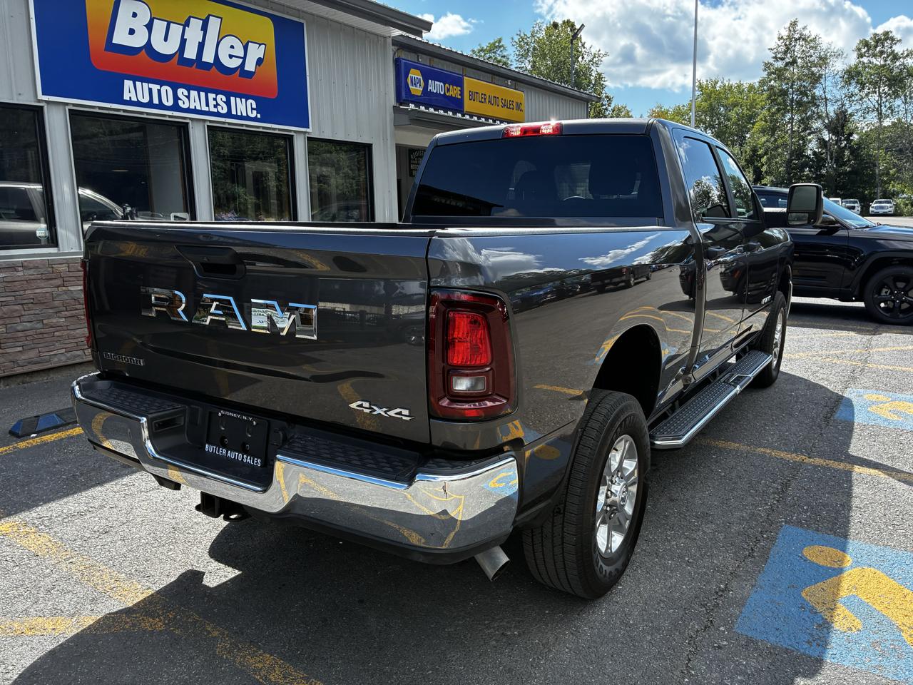 RAM 2500 Big Horn Crew Cab 4WD 2026