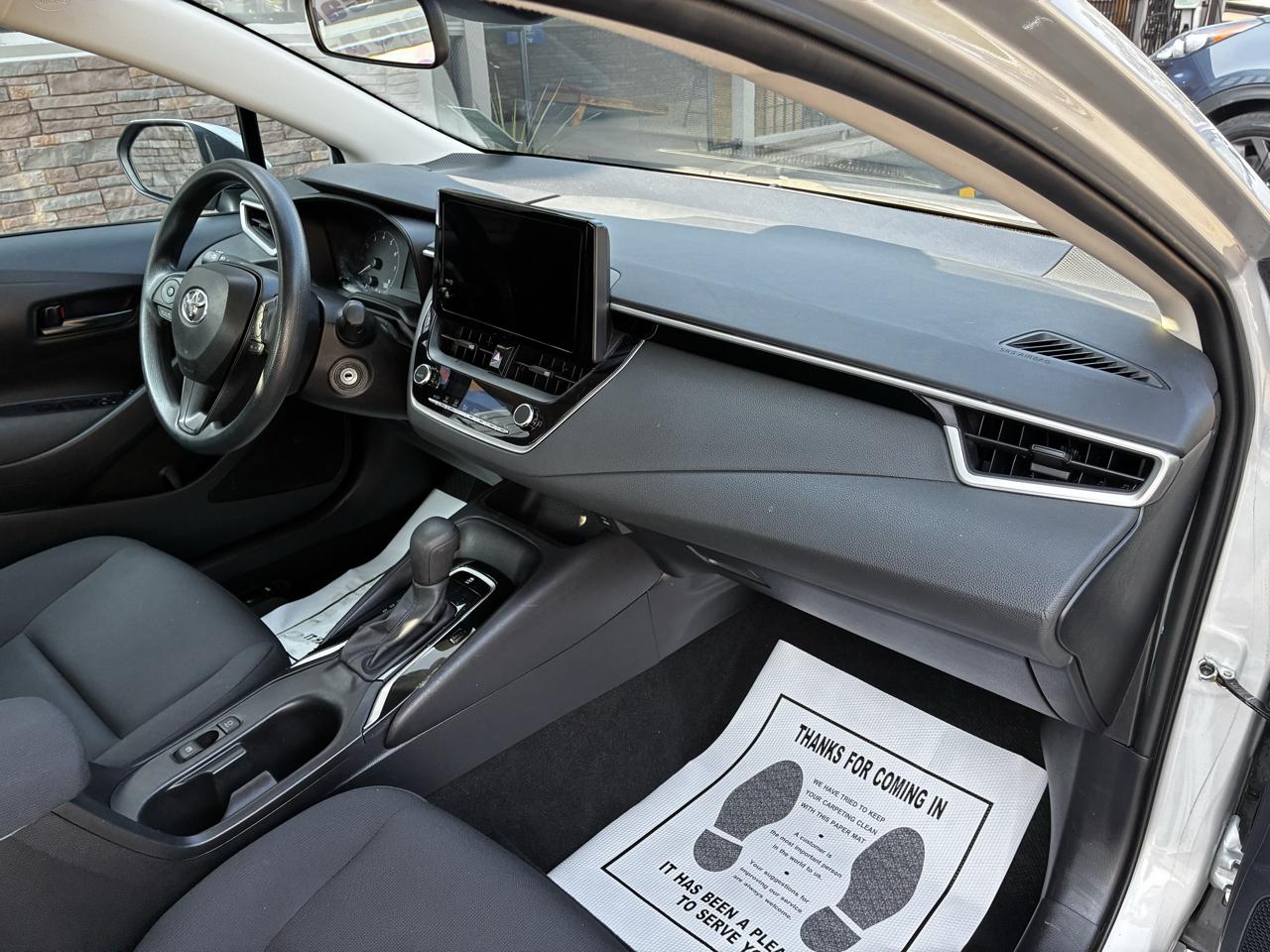 Toyota Corolla LE 2024