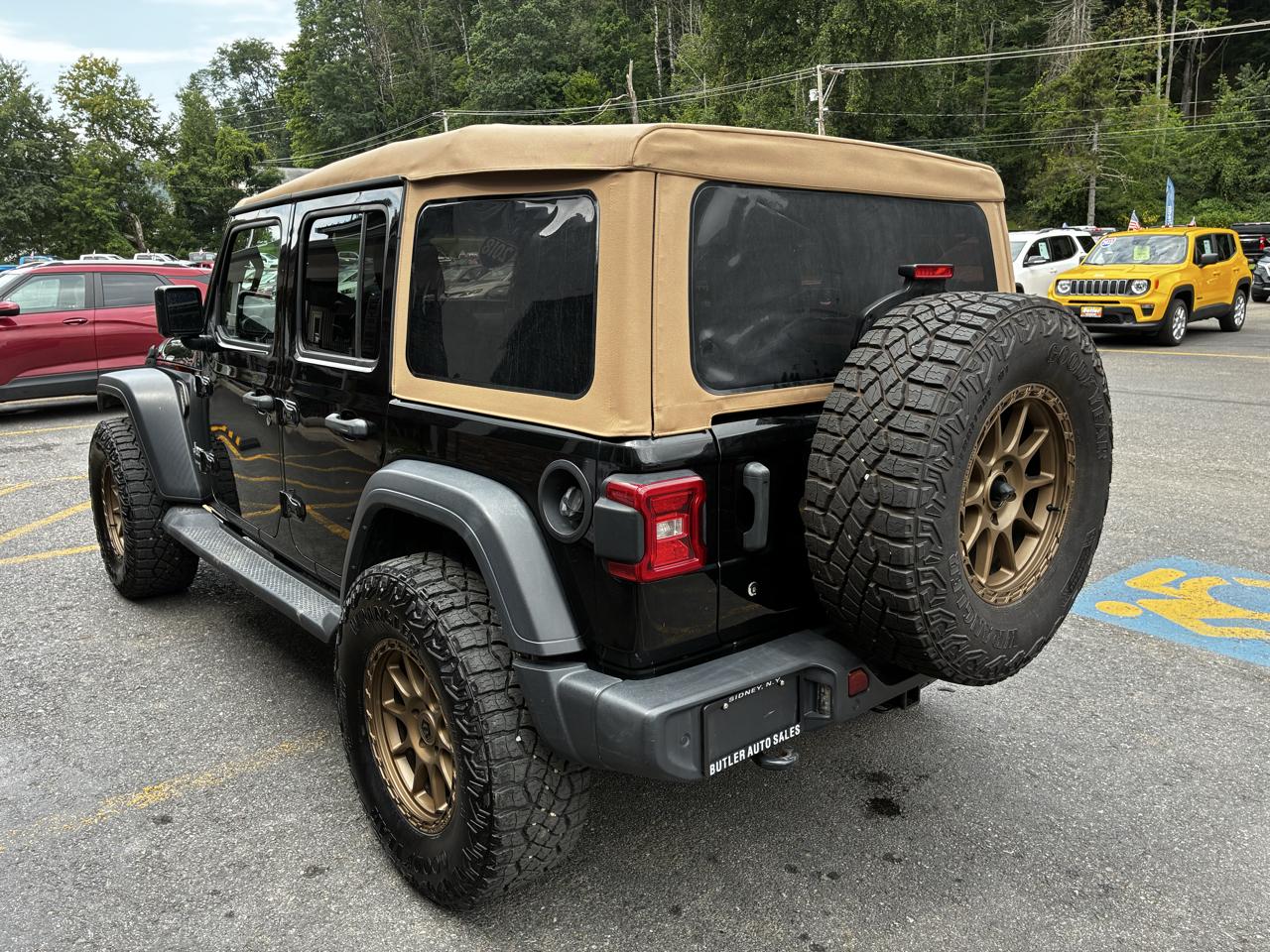 Jeep Wrangler Unlimited Sport 2018