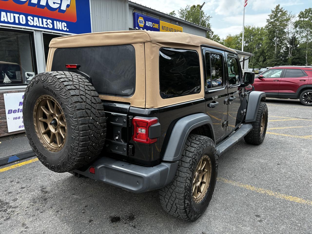 Jeep Wrangler Unlimited Sport 2018