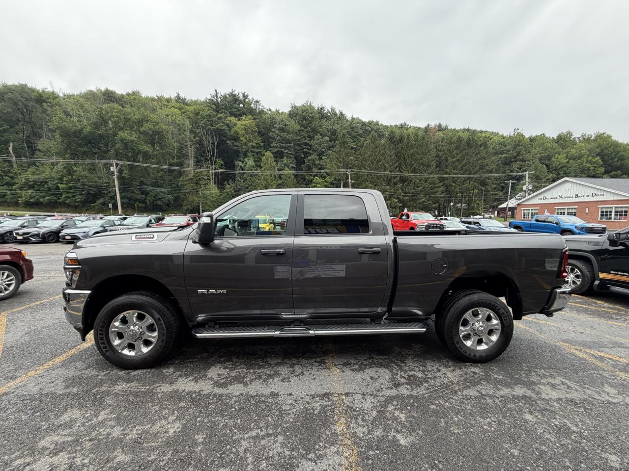 RAM 2500 Tradesman Crew Cab SWB 4WD 2026