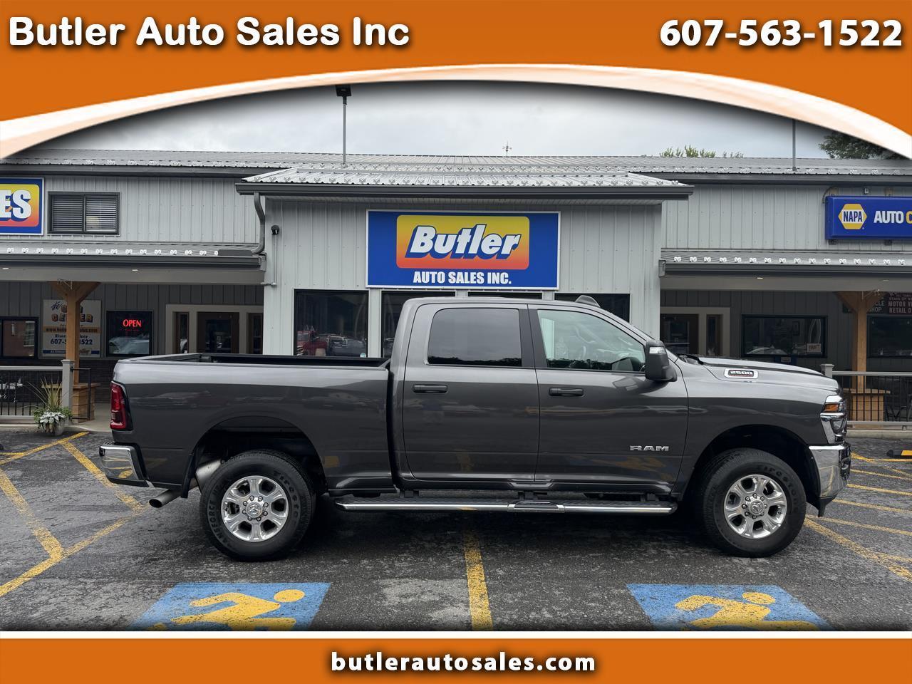 RAM 2500 Tradesman Crew Cab SWB 4WD 2026