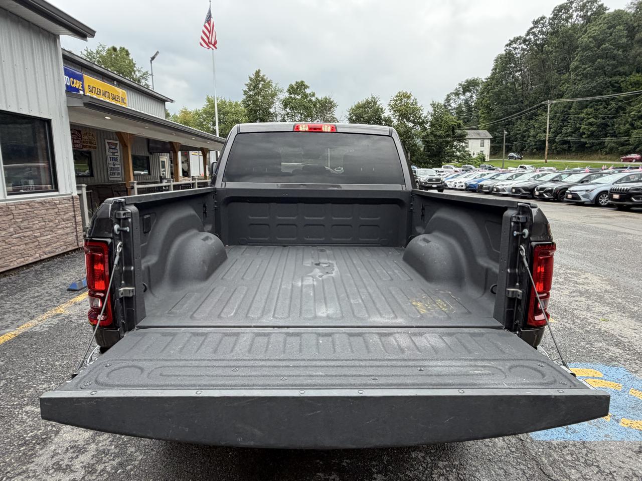 RAM 2500 Tradesman Crew Cab SWB 4WD 2026