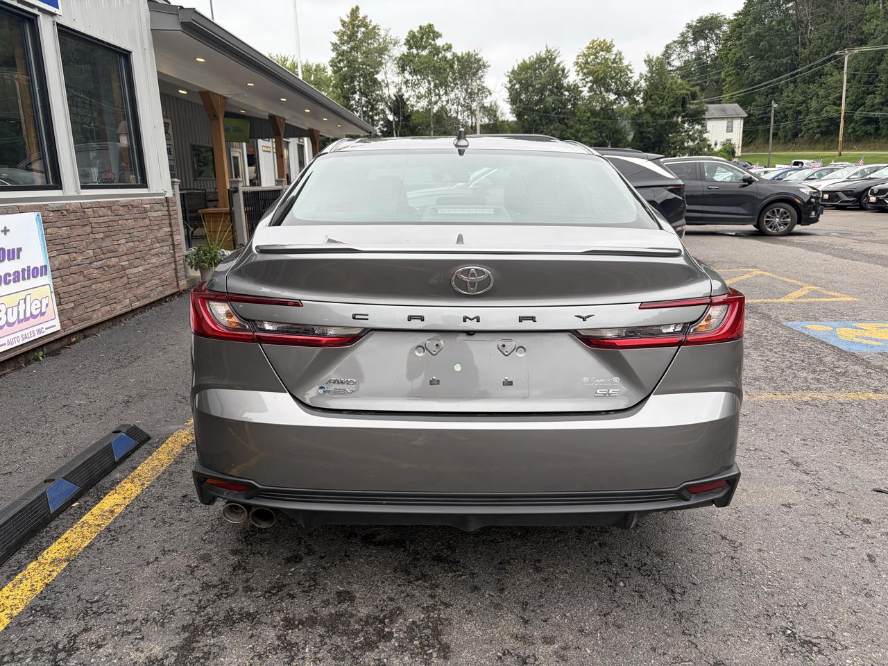 Toyota Camry Hybrid SE AWD 2025