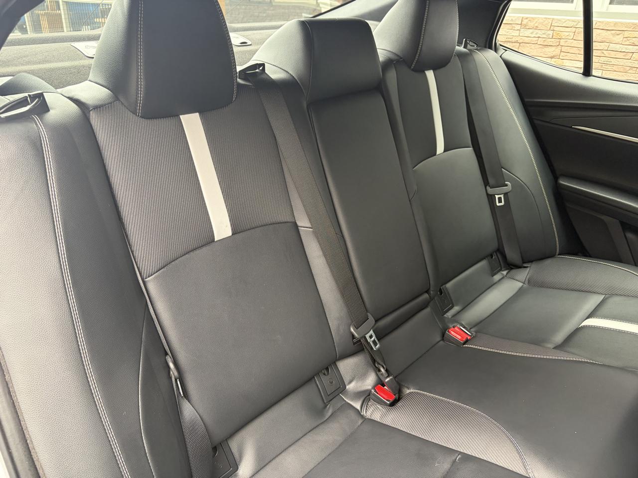Toyota Camry Hybrid SE AWD 2025