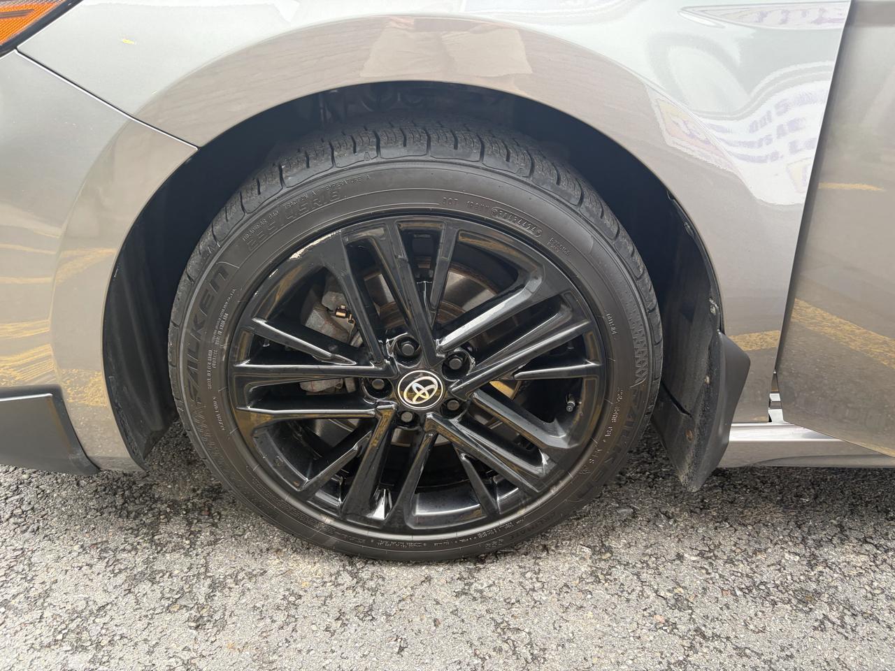 Toyota Camry Hybrid SE AWD 2025