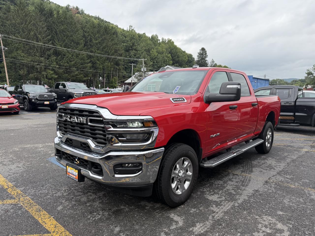 RAM 2500 Tradesman Crew Cab SWB 4WD 2026
